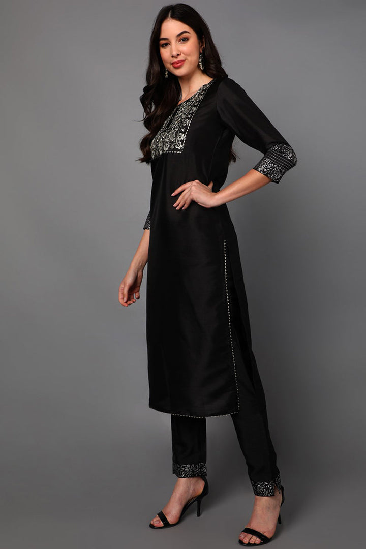 Black-Floral-Yoke-Design-Panelled-Suit-Set