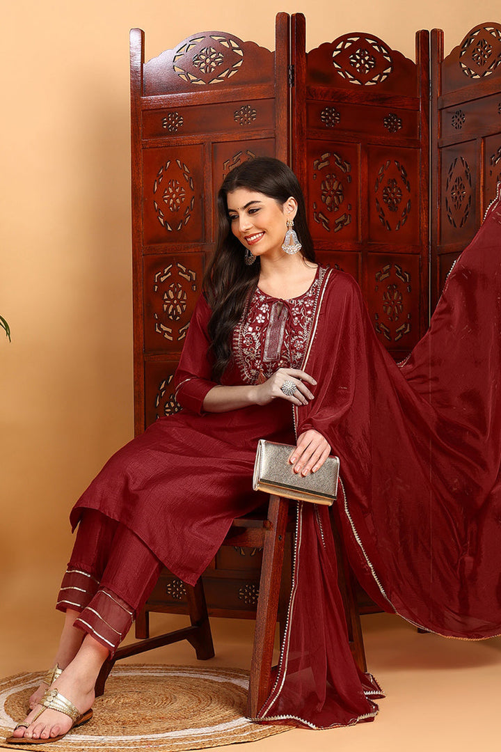 Red-Silk-Blend-Embroidered-3-Piece-Kurta-Set