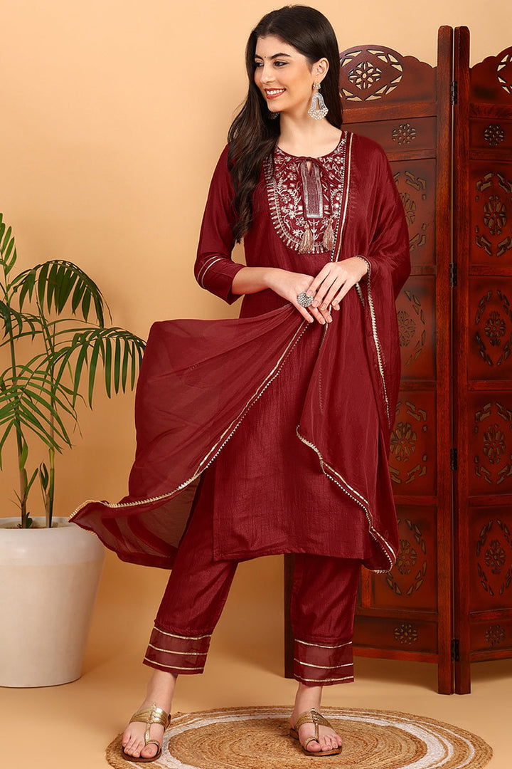 Red-Silk-Blend-Embroidered-3-Piece-Kurta-Set