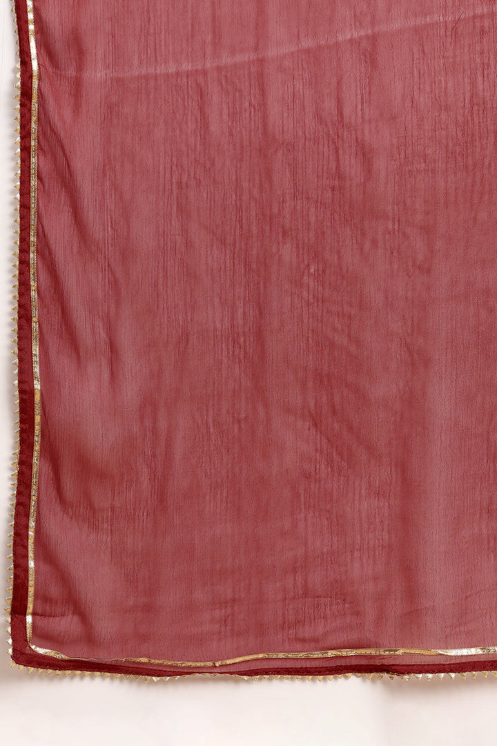 Red-Silk-Blend-Embroidered-3-Piece-Kurta-Set