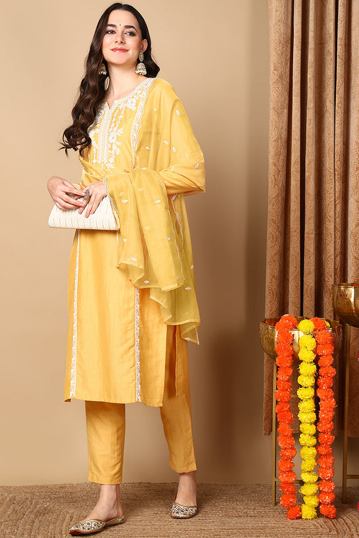 ZERESOUQ-Yellow-Silk-Blend-Embroidered-Straight-3-Piece-Kurta-Set