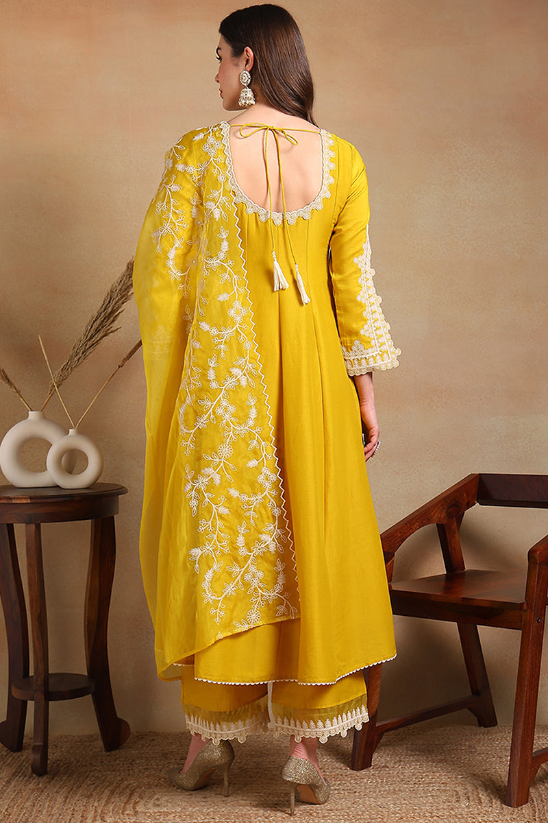 ZERESOUQ-Yellow-Silk-Blend-Solid-Embroidered-Flared-Suit-Set