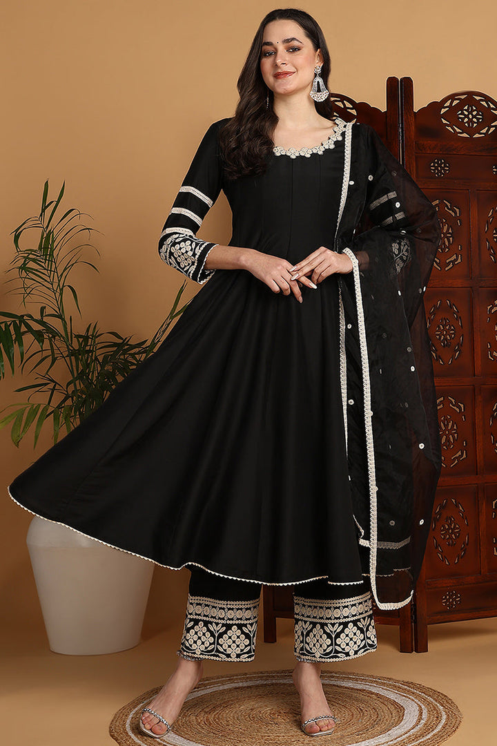 Black-Silk-Blend-Solid-Embroidered-Anarkali-Set