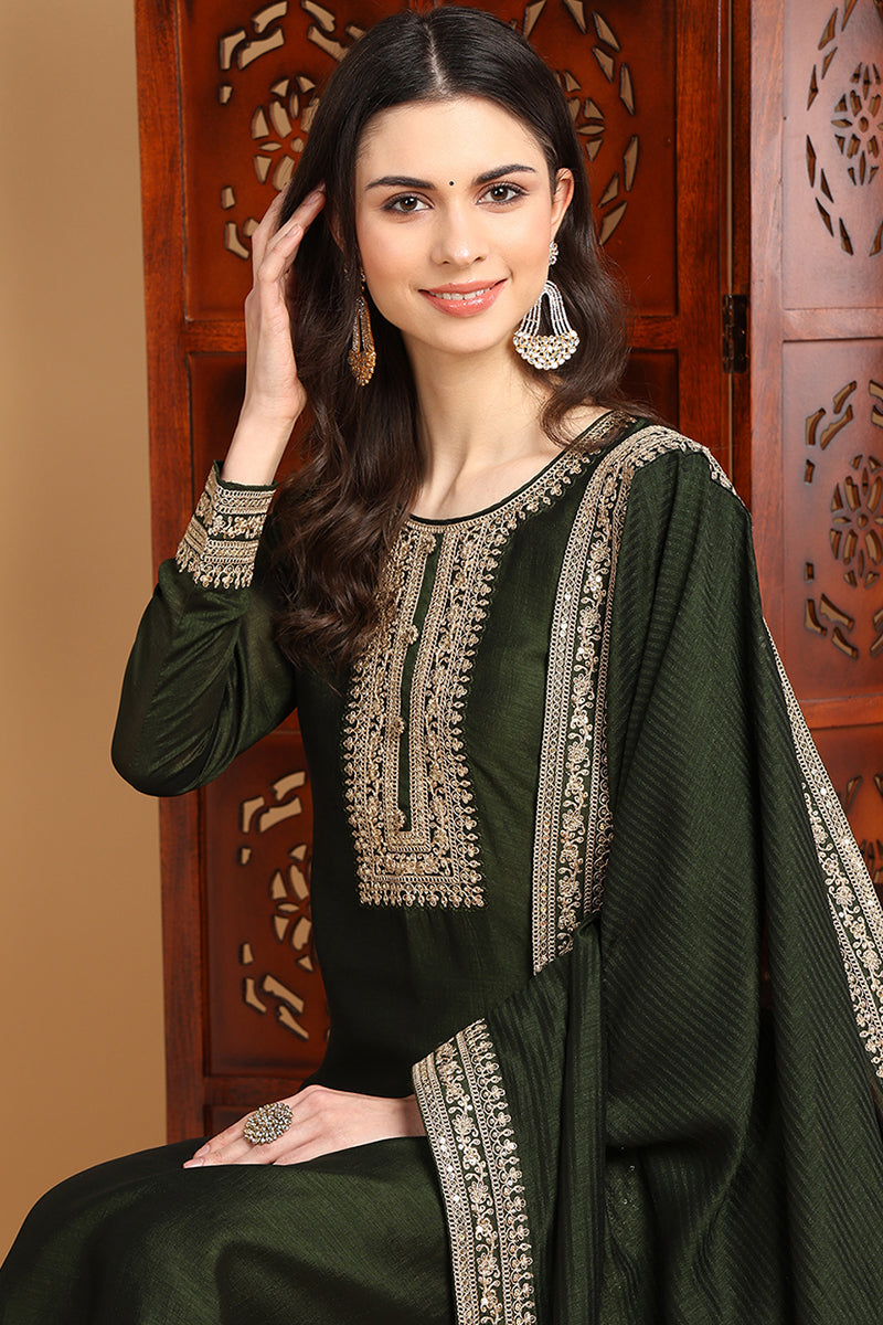 Green-Silk-Blend-Solid-Embroidered-Straight-Style-Kurta-Set