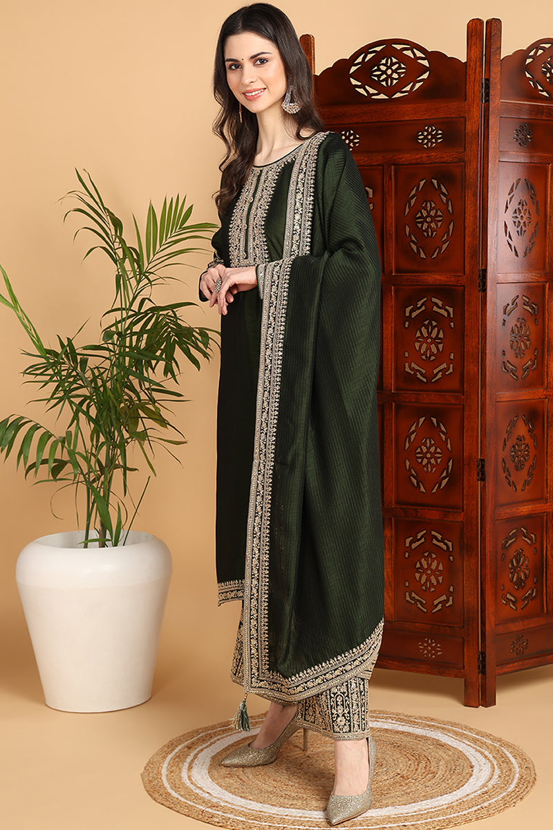 Green-Silk-Blend-Solid-Embroidered-Straight-Style-Kurta-Set