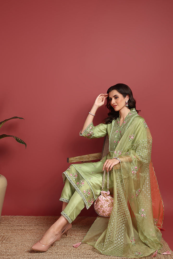 Green-Silk-Blend-Solid-Embroidered-Straight-3-Piece-Kurta-Set