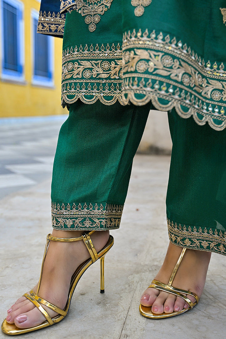 Green-Silk-Blend-Solid-Embroidered-Straight-Kurta-Set