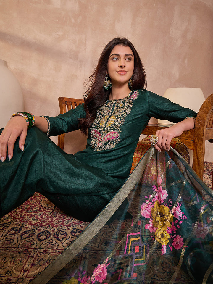 Green Silk Blend Solid Embroidered Straight Kurta Trouser With Dupatta