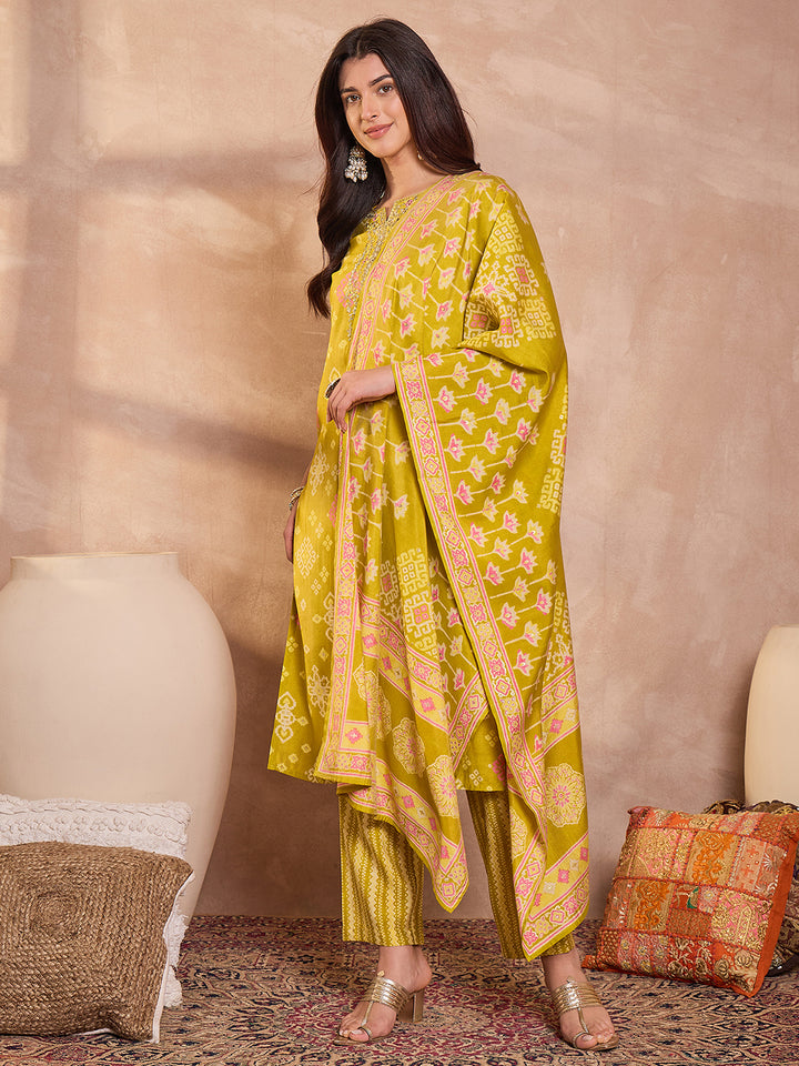 Silk Blend Ethnic Motifs Printed Green Kurta And Trousers With Dupatta