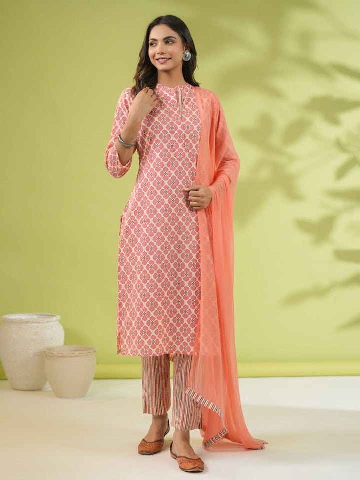 Peach-&-Cream-Cambric-Straight-3-Piece-Kurta-Set