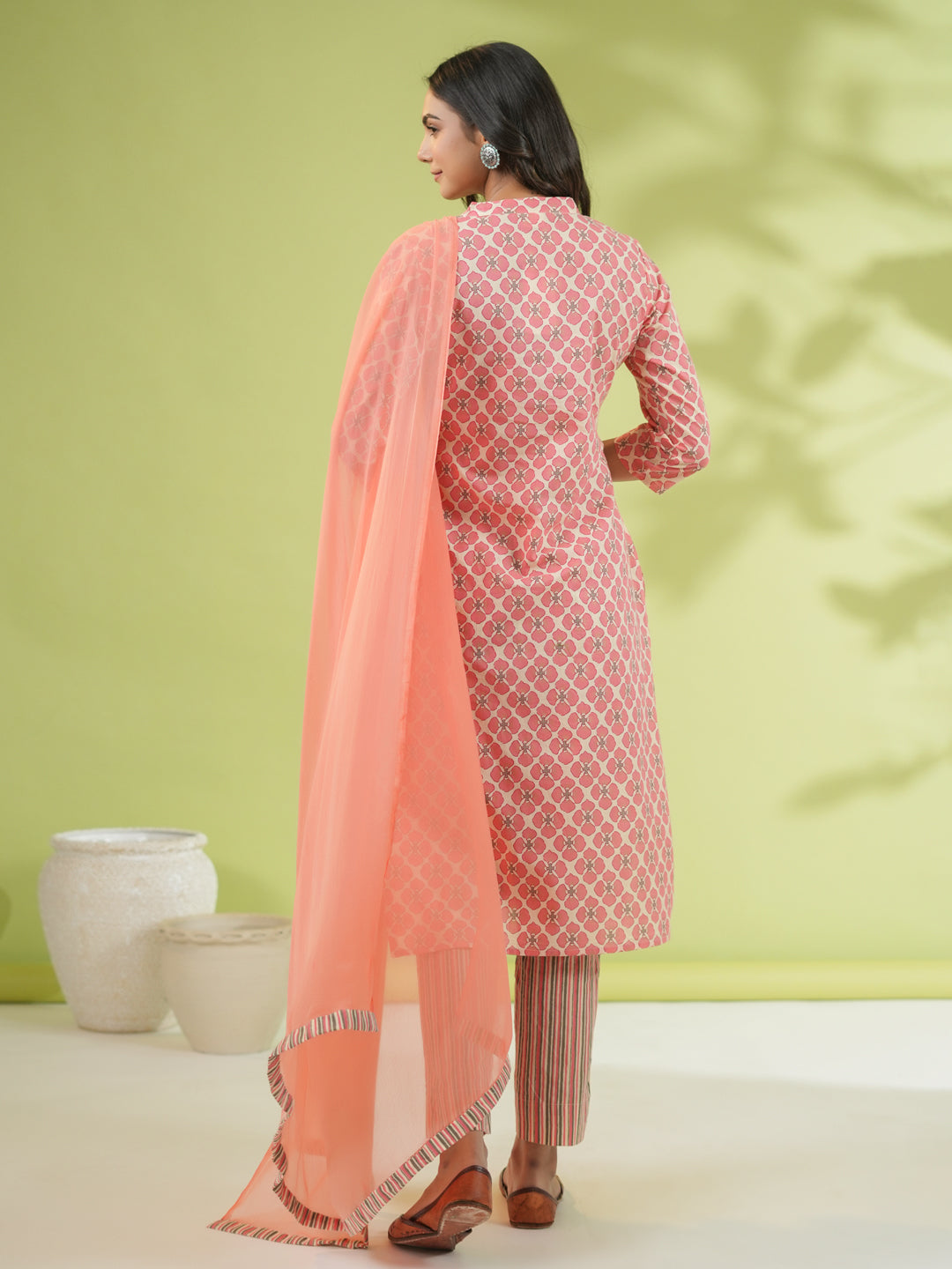 Peach-&-Cream-Cambric-Straight-3-Piece-Kurta-Set