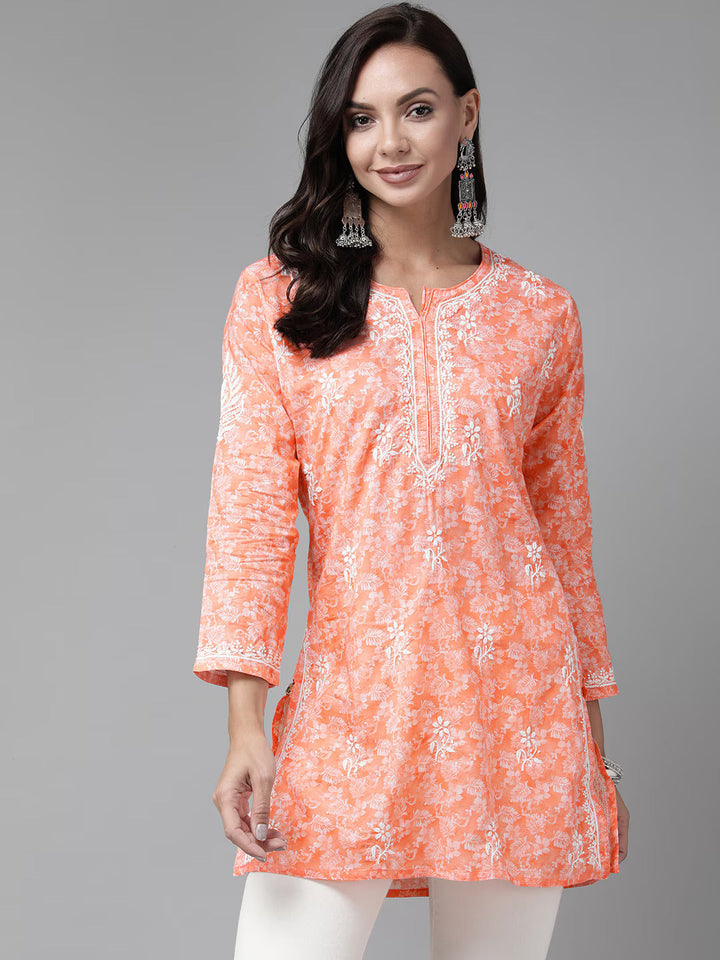 Peach-&-White-Cotton-Floral-Embroidered-Chikankari-Kurti