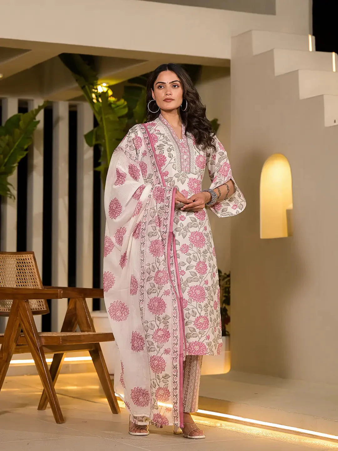 Pink-&-Off-White-Cotton-Floral-Print-3-Piece-Kurta-Set