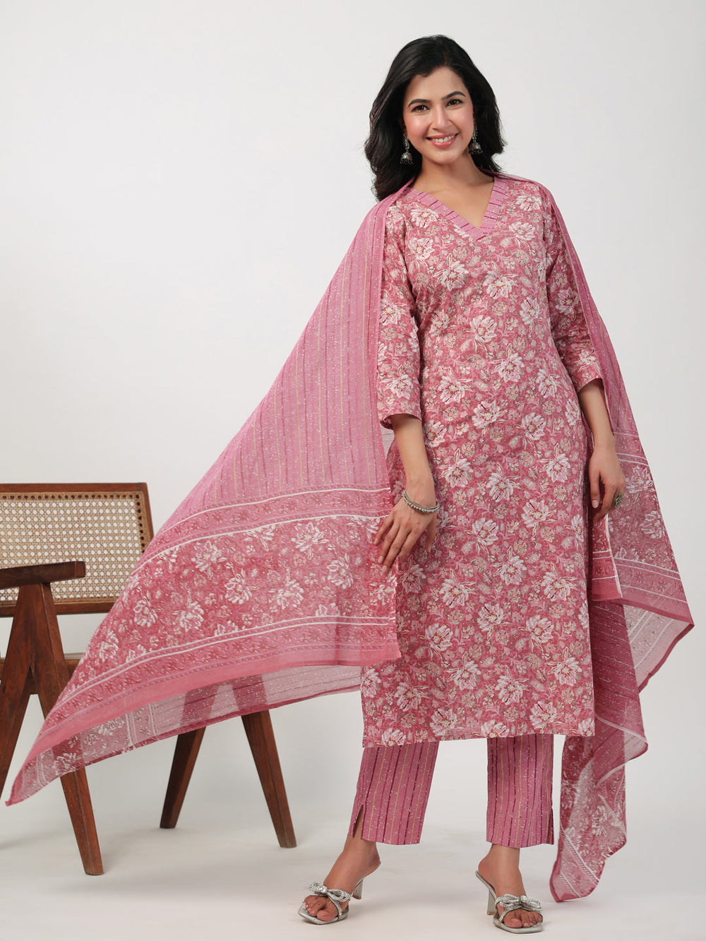 Pink-Cambric-Floral-Print-Straight-3-Piece-Kurta-Set