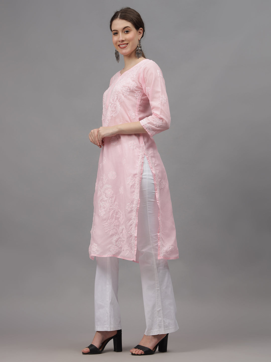 Pink-Cotton-Embroidery-Chikankari-Kurta