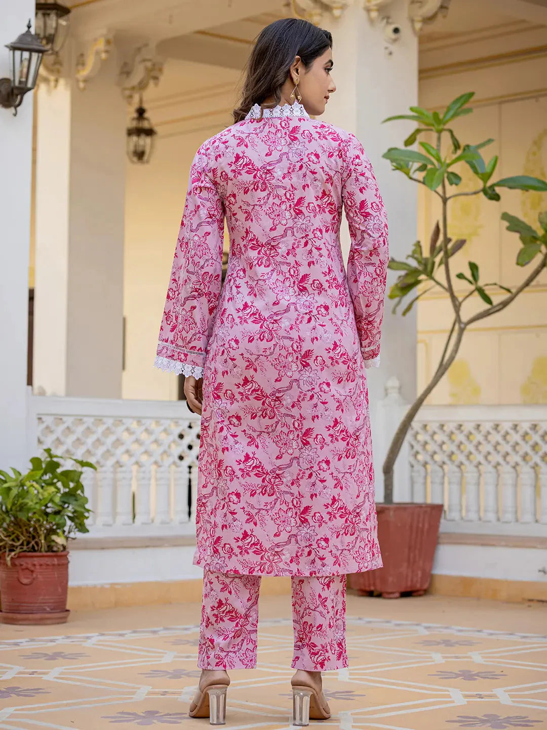 Pink-Cotton-Floral-Printed-3-Piece-Kurta-Set