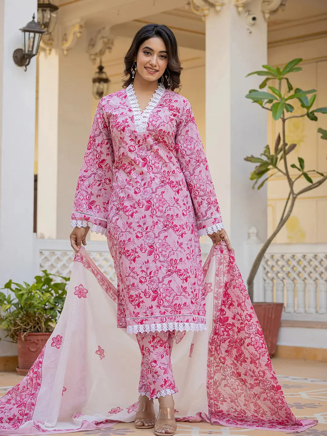 Pink-Cotton-Floral-Printed-3-Piece-Kurta-Set