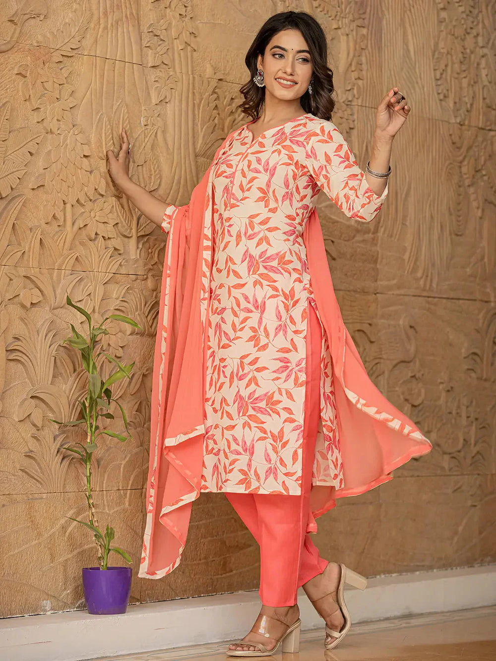 Pink-Cotton-Printed-Piping-On-Yoke-3-Piece-Kurta-Set