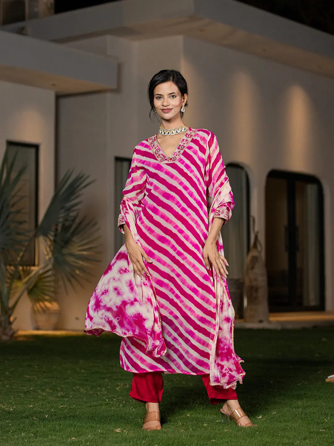 Pink-Poly-Georgette-Leheriya-Print-3-Piece-Kurta-Set