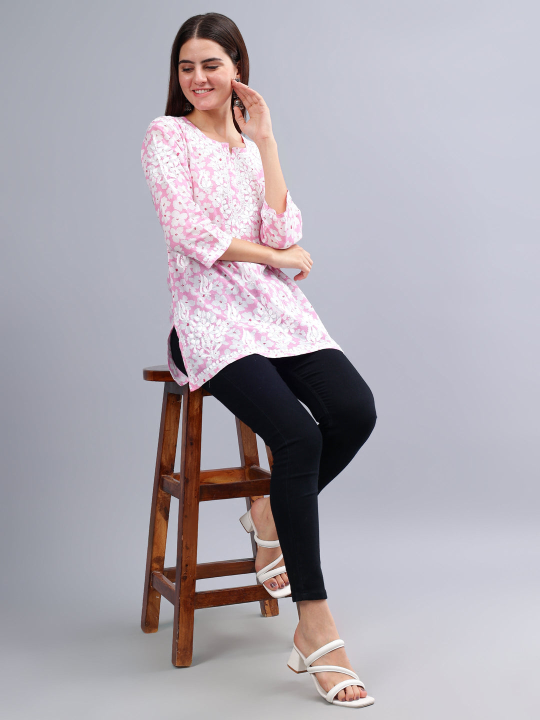 Pink-Mulmul-Embroidered-Chikankari-Short-Tunic