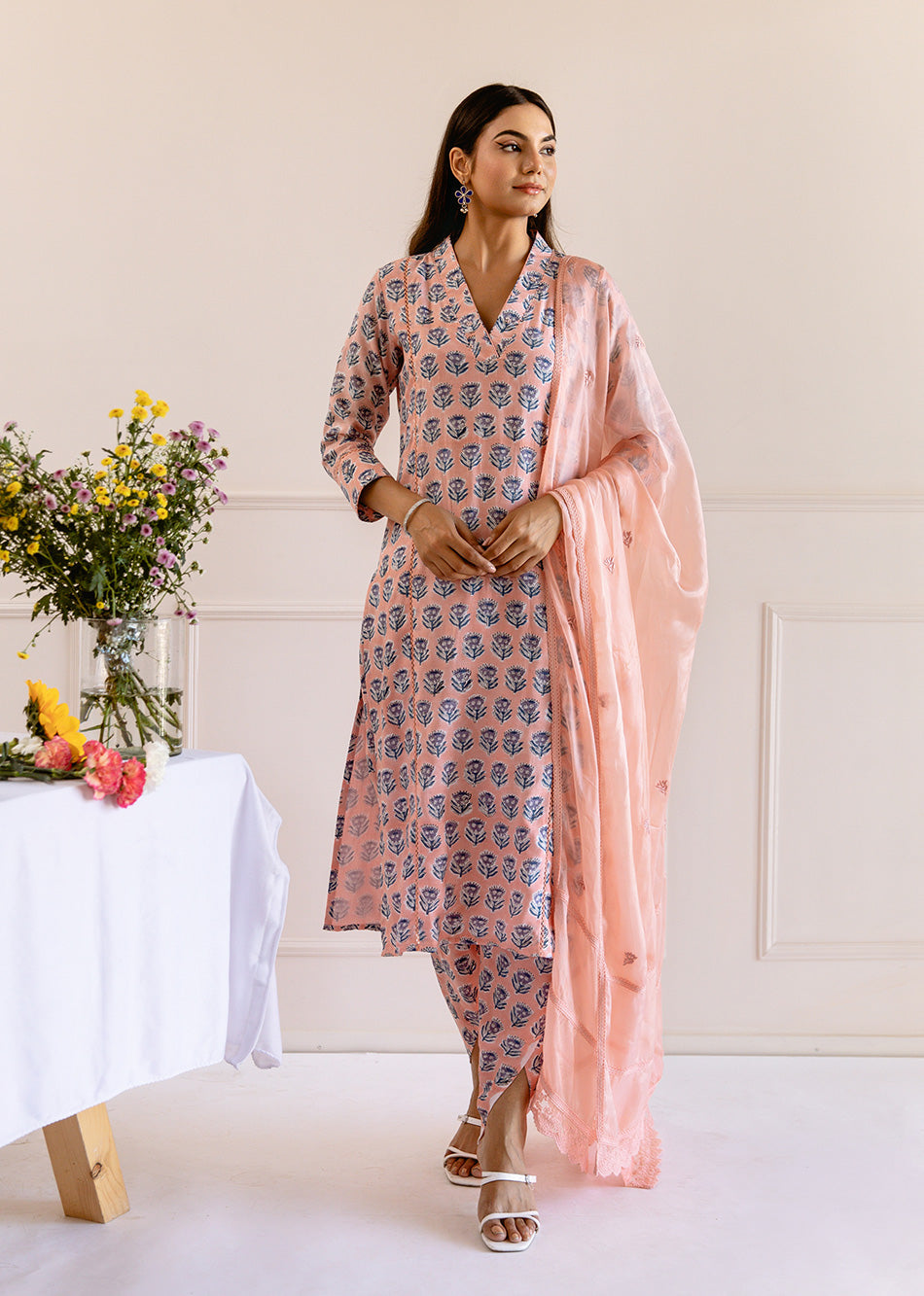 Pink-Muslin-Silk-Printed-Collar-Neck-3-Piece-Kurta-Set