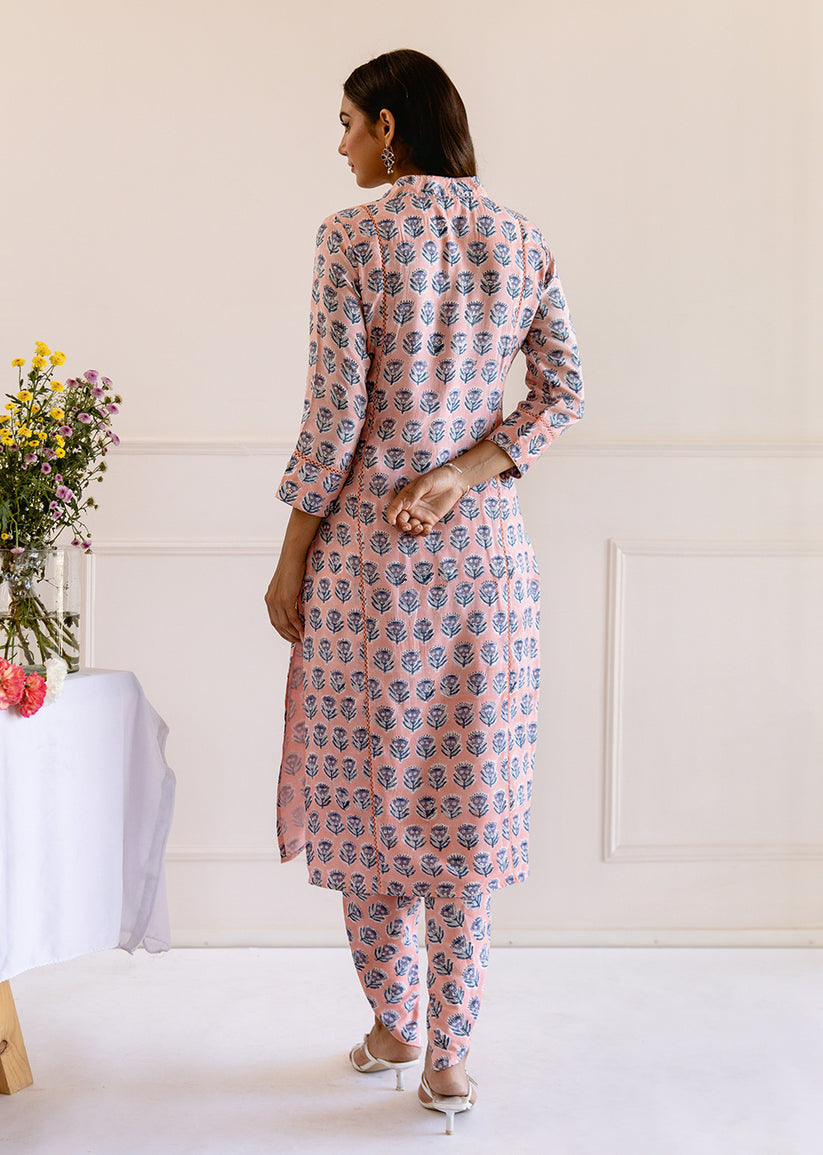 Pink-Muslin-Silk-Printed-Collar-Neck-3-Piece-Kurta-Set