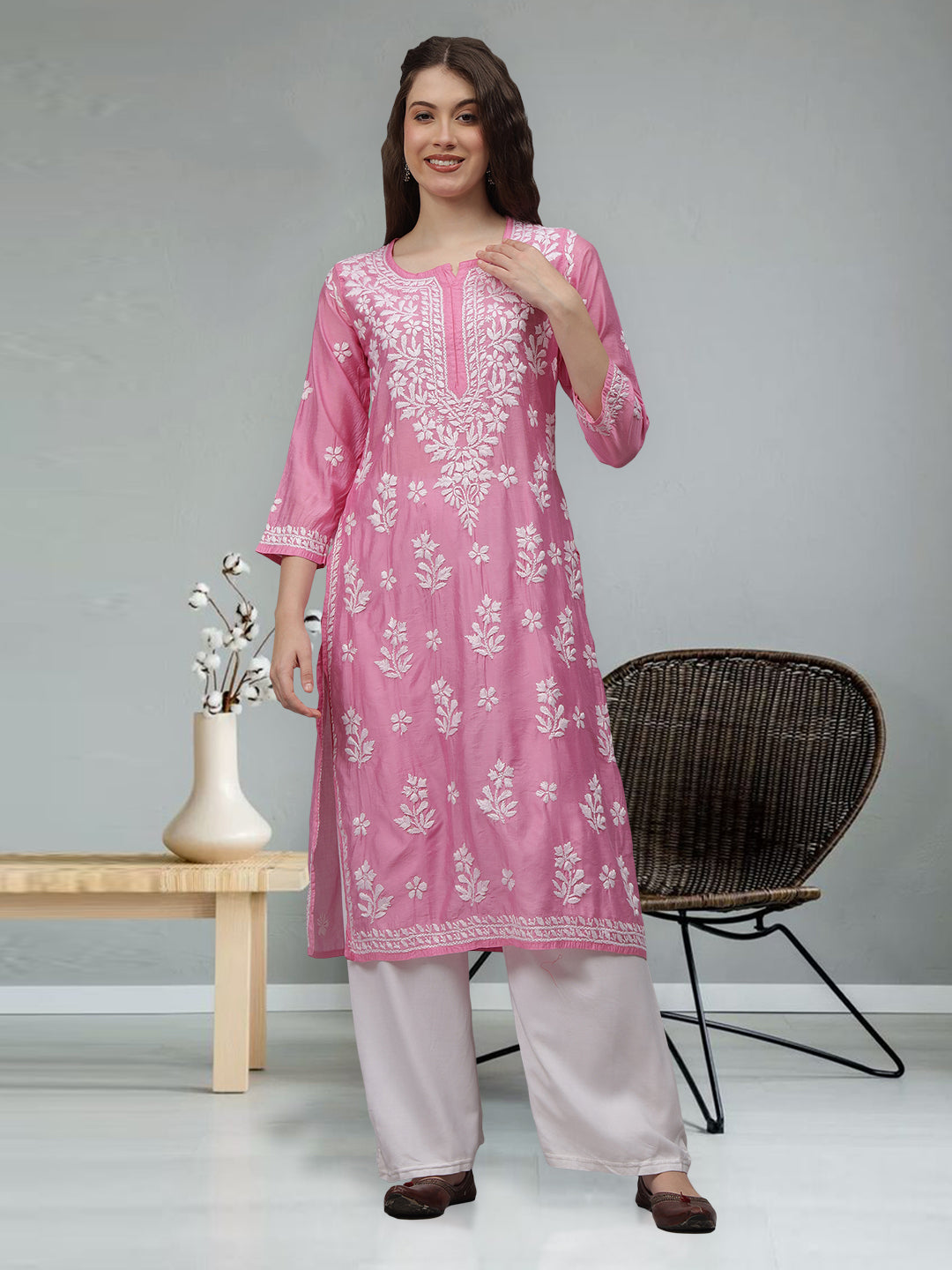 Pink-&-White-Chanderi-Embroidered-Chikankari-Kurta