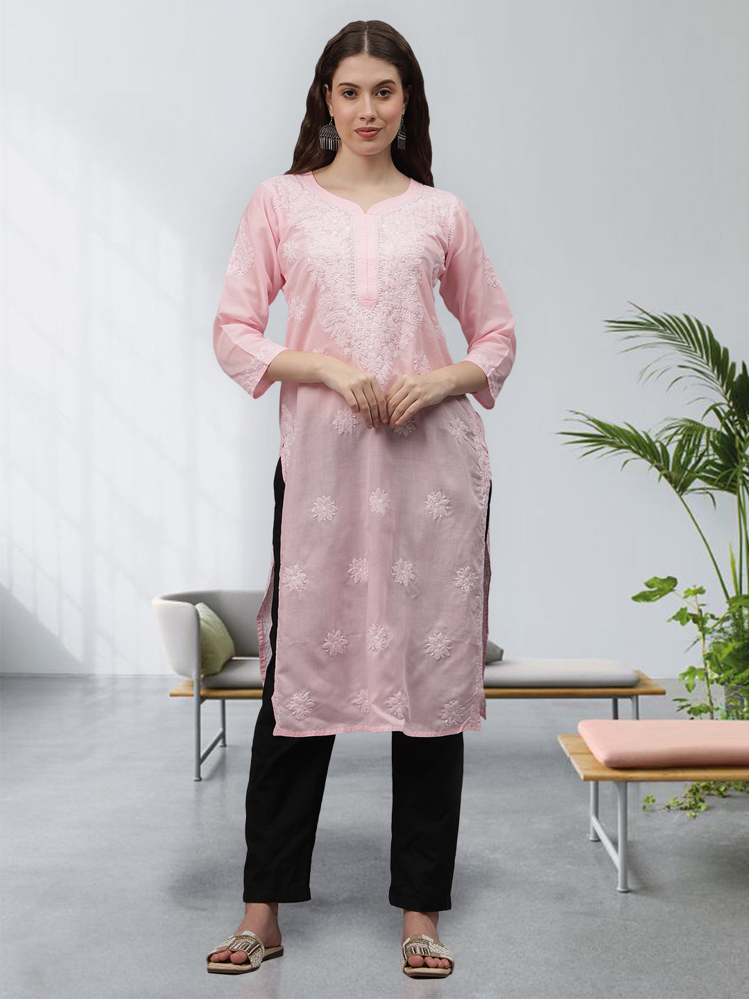 Pink-&-White-Cotton-Embroidered-Chikankari-Kurta