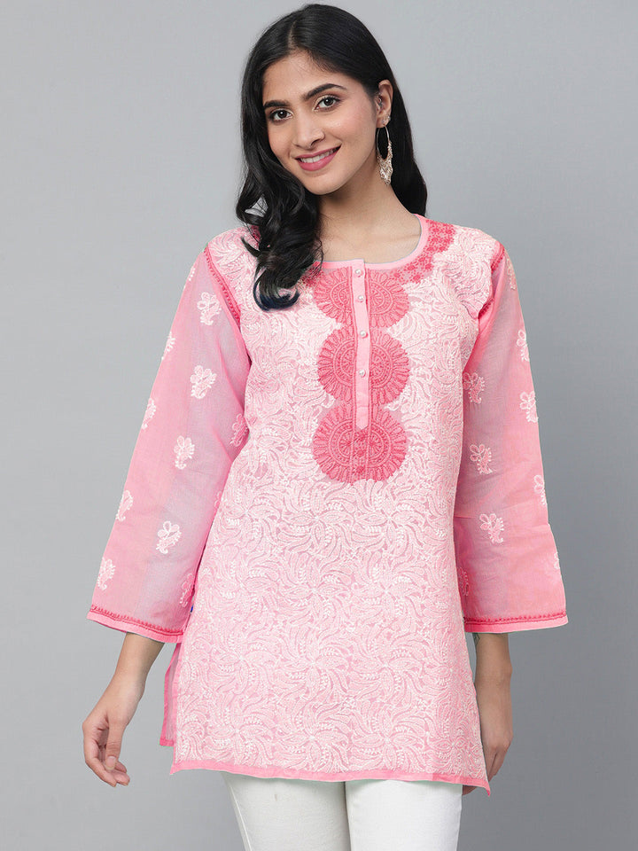 Pink-&-White-Cotton-Floral-Embroidered-Chikankari-Kurti