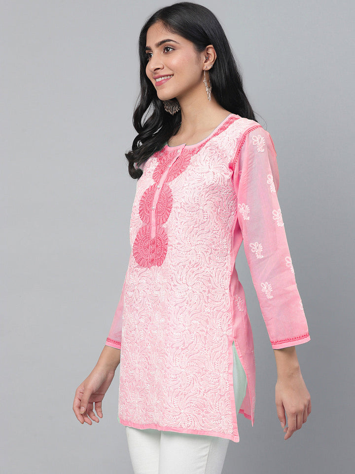 Pink-&-White-Cotton-Floral-Embroidered-Chikankari-Kurti