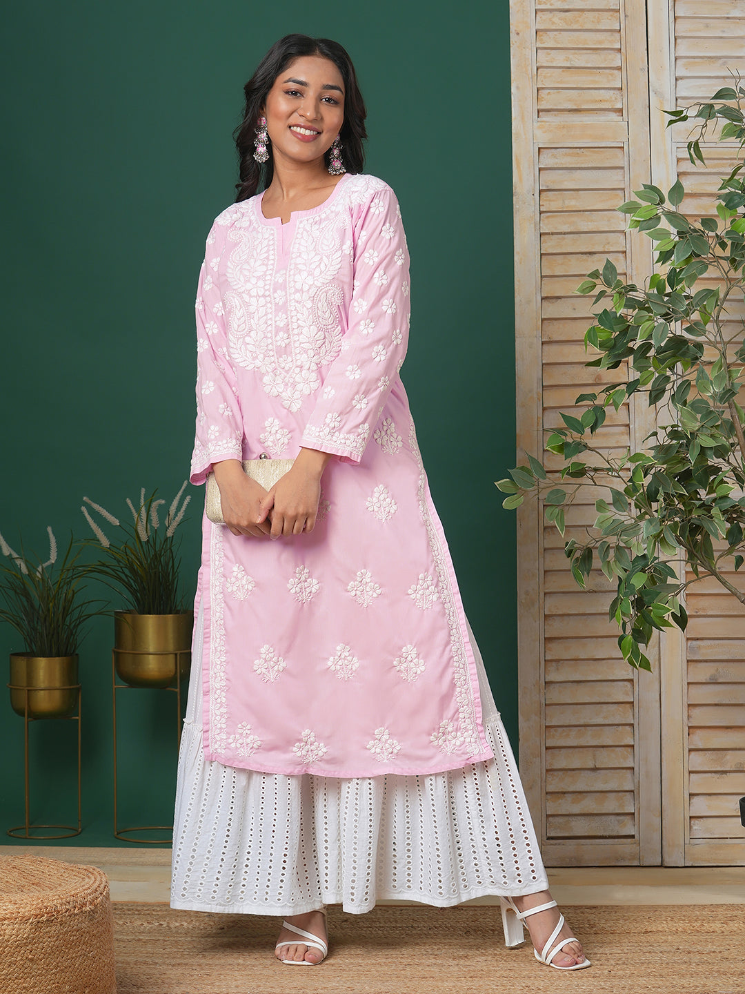 Pink-&-White-Cotton-Floral-Notch-Neck-Chikankari-Kurta