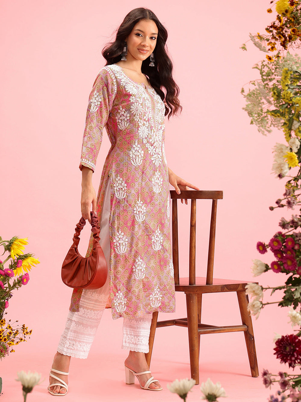 Pink-&-White-Mul-Cotton-Embroidered-Chikankari-Kurta