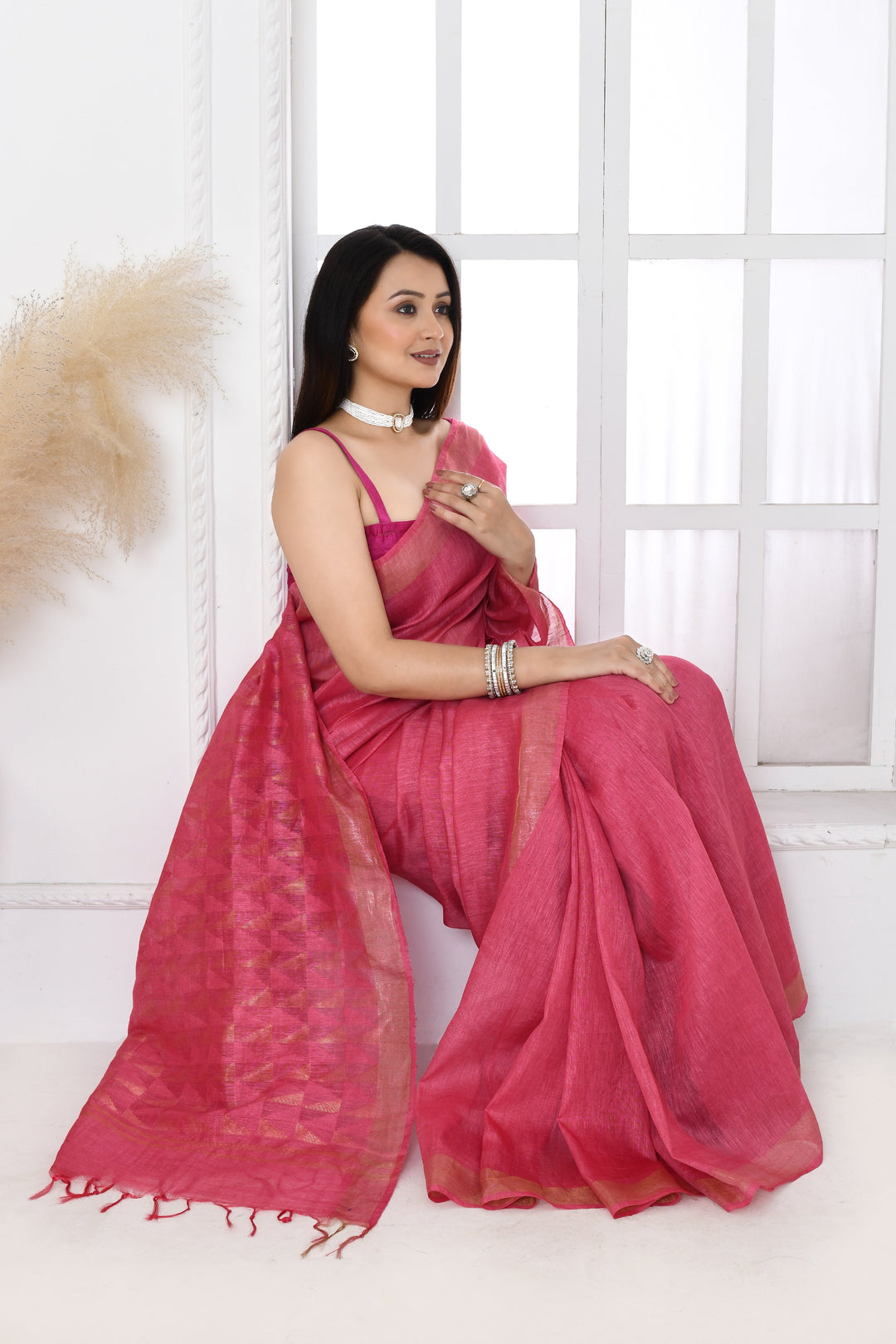 Pink-Tussar-Linen-Handloom-Saree-With-Woven-Zari-Pallu