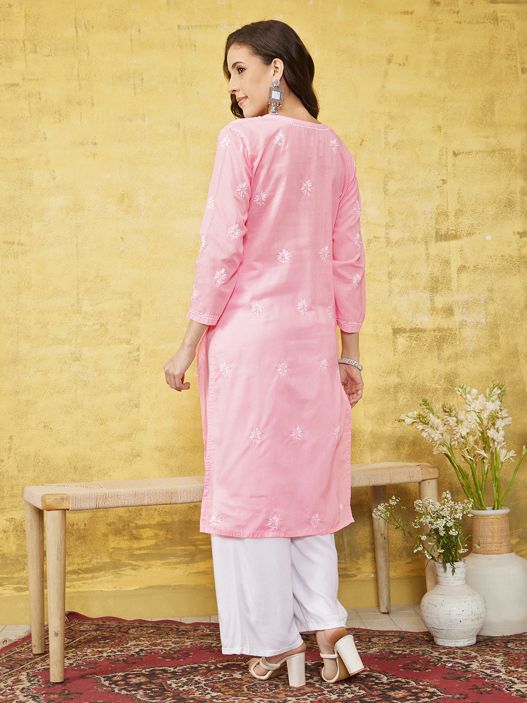 Pink-&-White-Cotton-Embroidered-Chikankari-Kurta