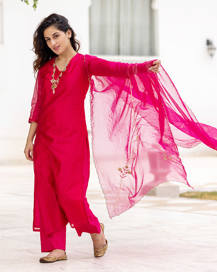 Rani-Pink-Chanderi-Scallops-3-Piece-Kurta-Set