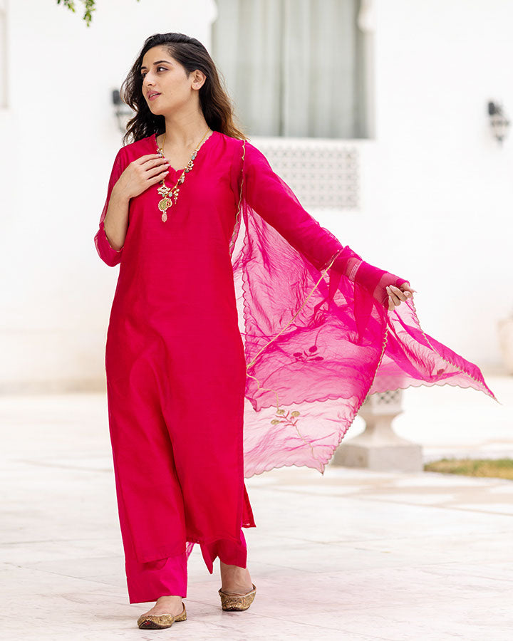 Rani-Pink-Chanderi-Scallops-3-Piece-Kurta-Set