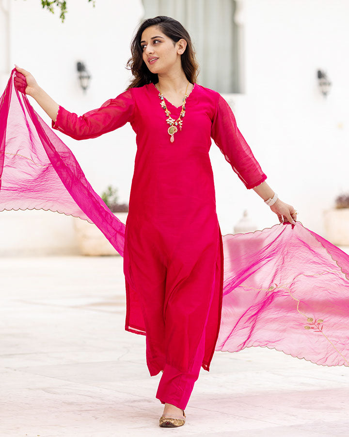 Rani-Pink-Chanderi-Scallops-3-Piece-Kurta-Set