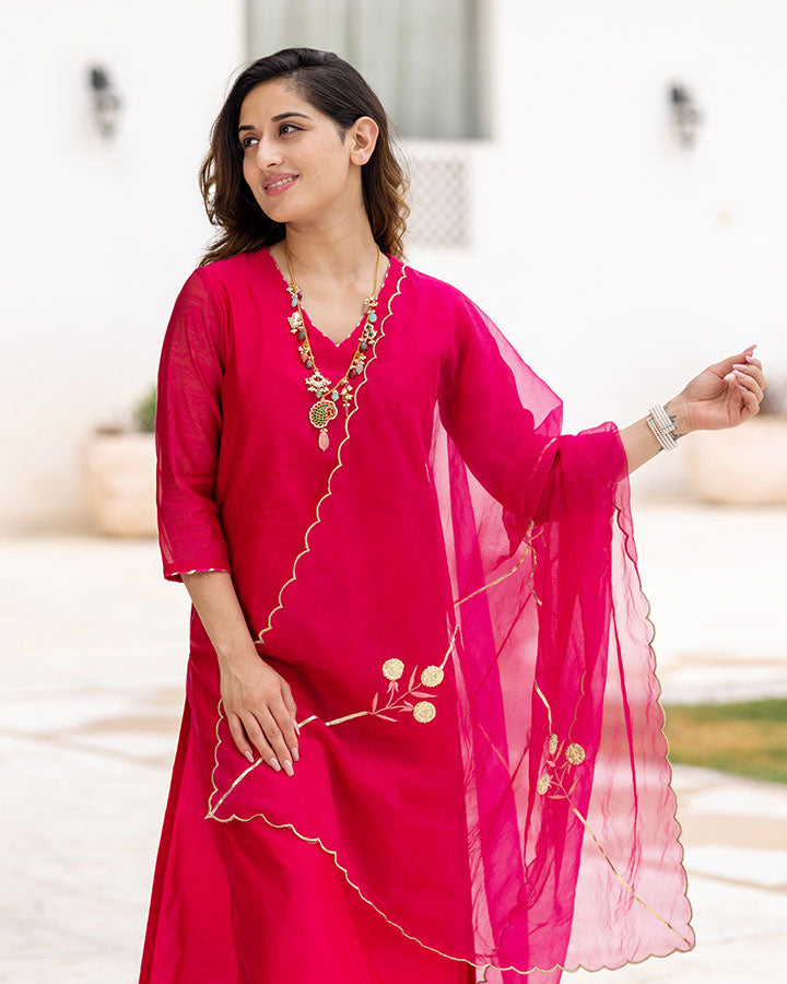 Rani-Pink-Chanderi-Scallops-3-Piece-Kurta-Set