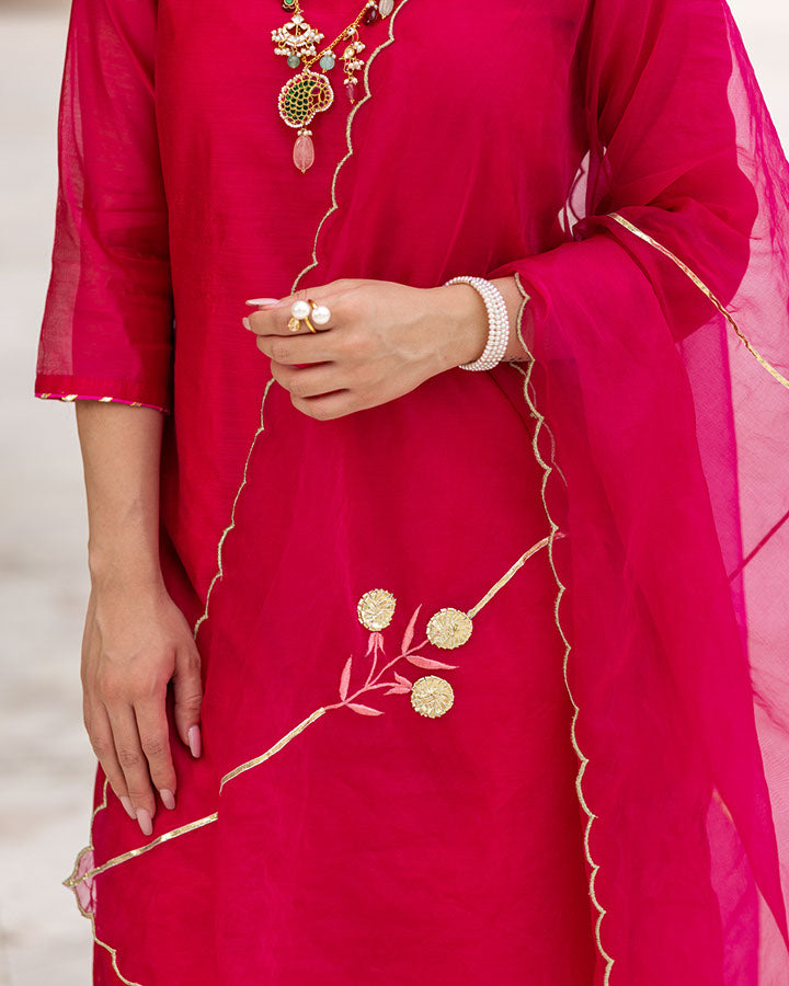Rani-Pink-Chanderi-Scallops-3-Piece-Kurta-Set