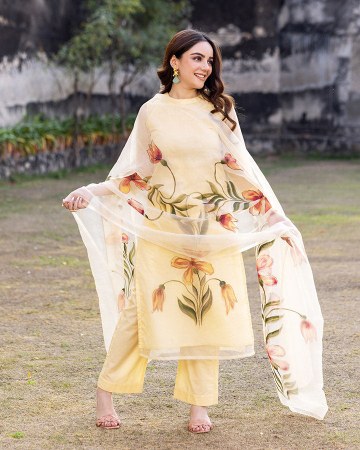 Yellow-Organza-Gia-Hand-Painted-3-Piece-Kurta-Set