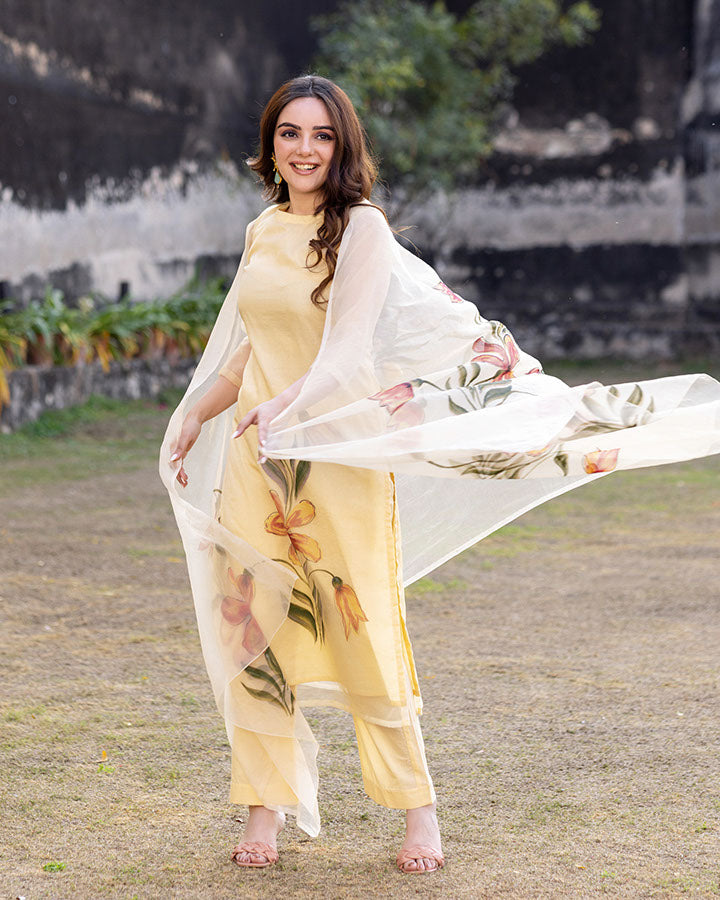 Yellow-Organza-Gia-Hand-Painted-3-Piece-Kurta-Set