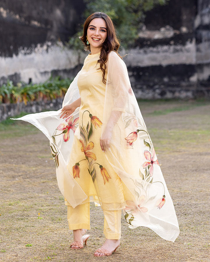 Yellow-Organza-Gia-Hand-Painted-3-Piece-Kurta-Set