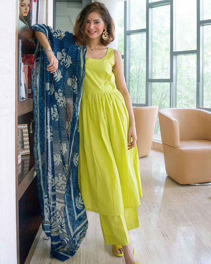 Mint-Green-Muslin-Strap-3-Piece-Kurta-Set
