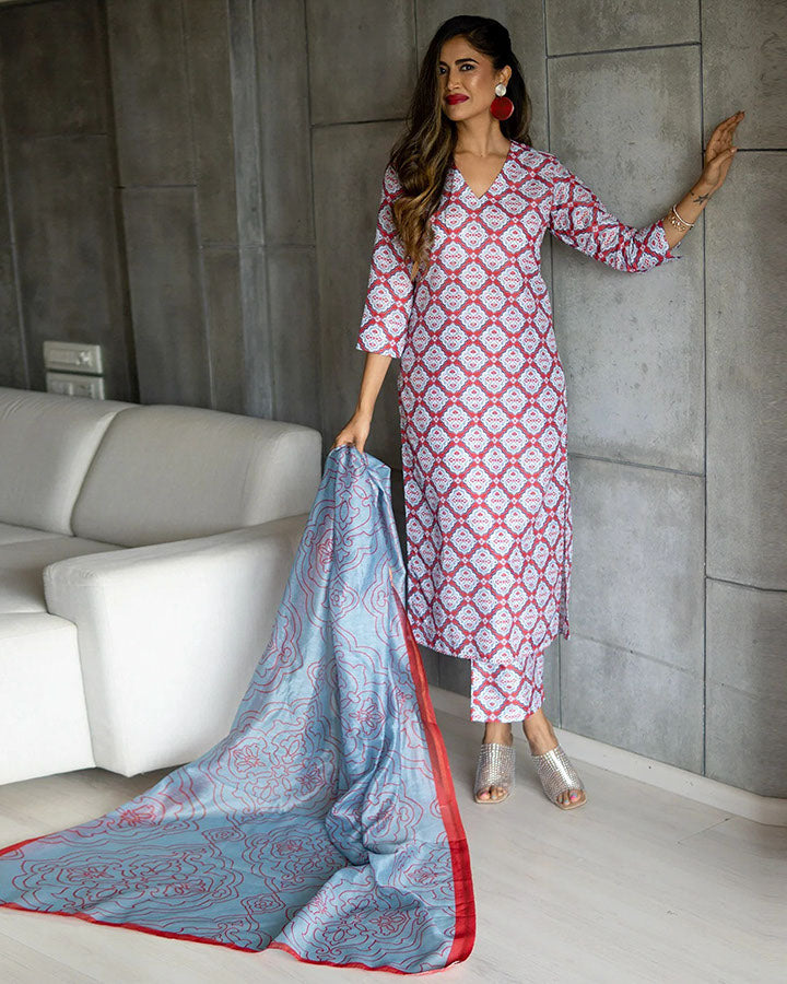 Red-Muslin-Arabesque-3-Piece-Kurta-Set