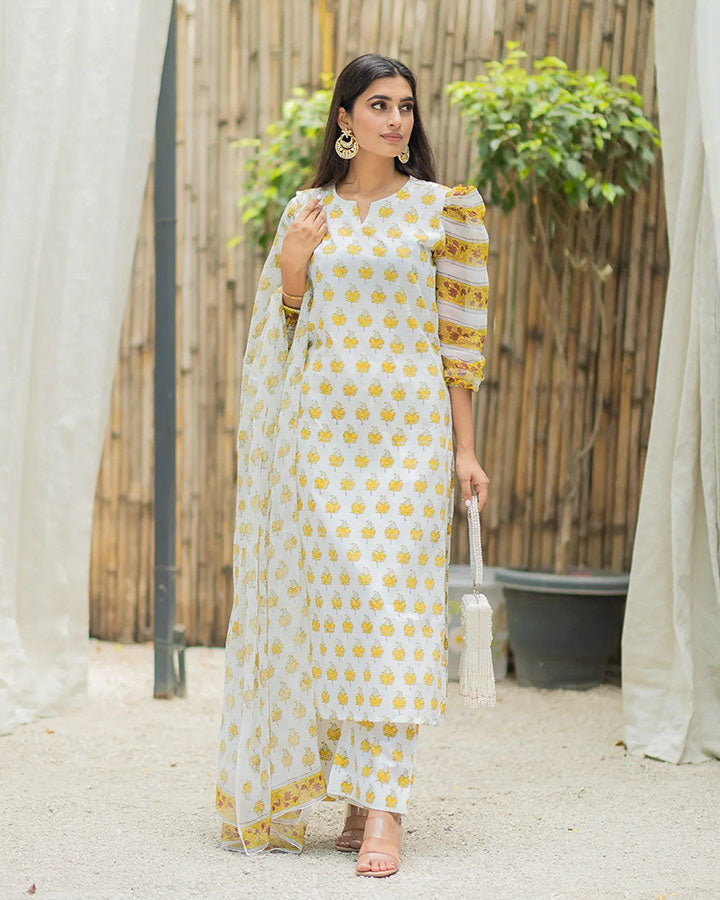 Golden-Chiffon-Golden-Buta-3-Piece-Kurta-Set