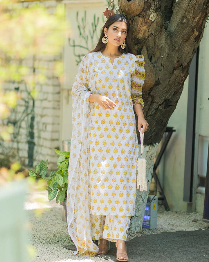 Golden-Chiffon-Golden-Buta-3-Piece-Kurta-Set