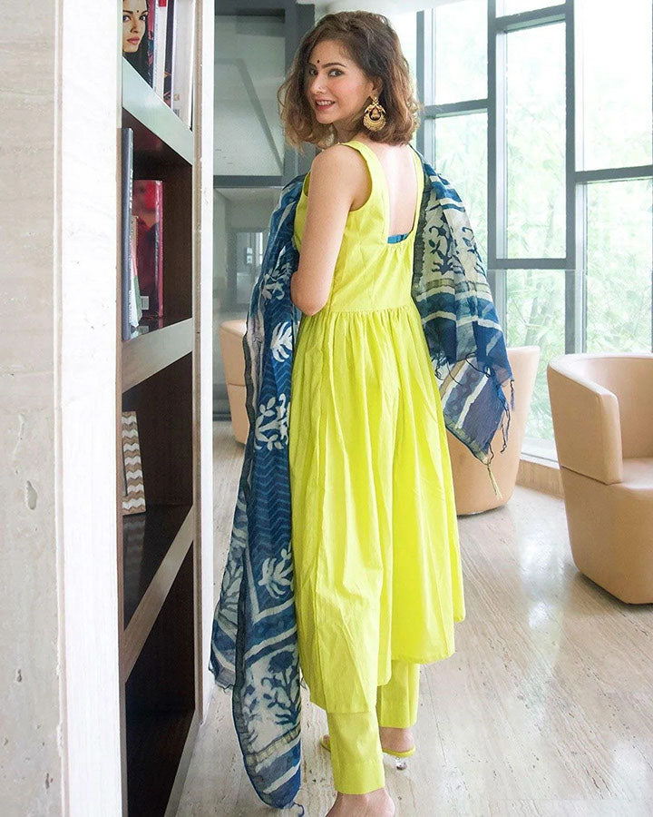 Mint-Green-Muslin-Strap-3-Piece-Kurta-Set