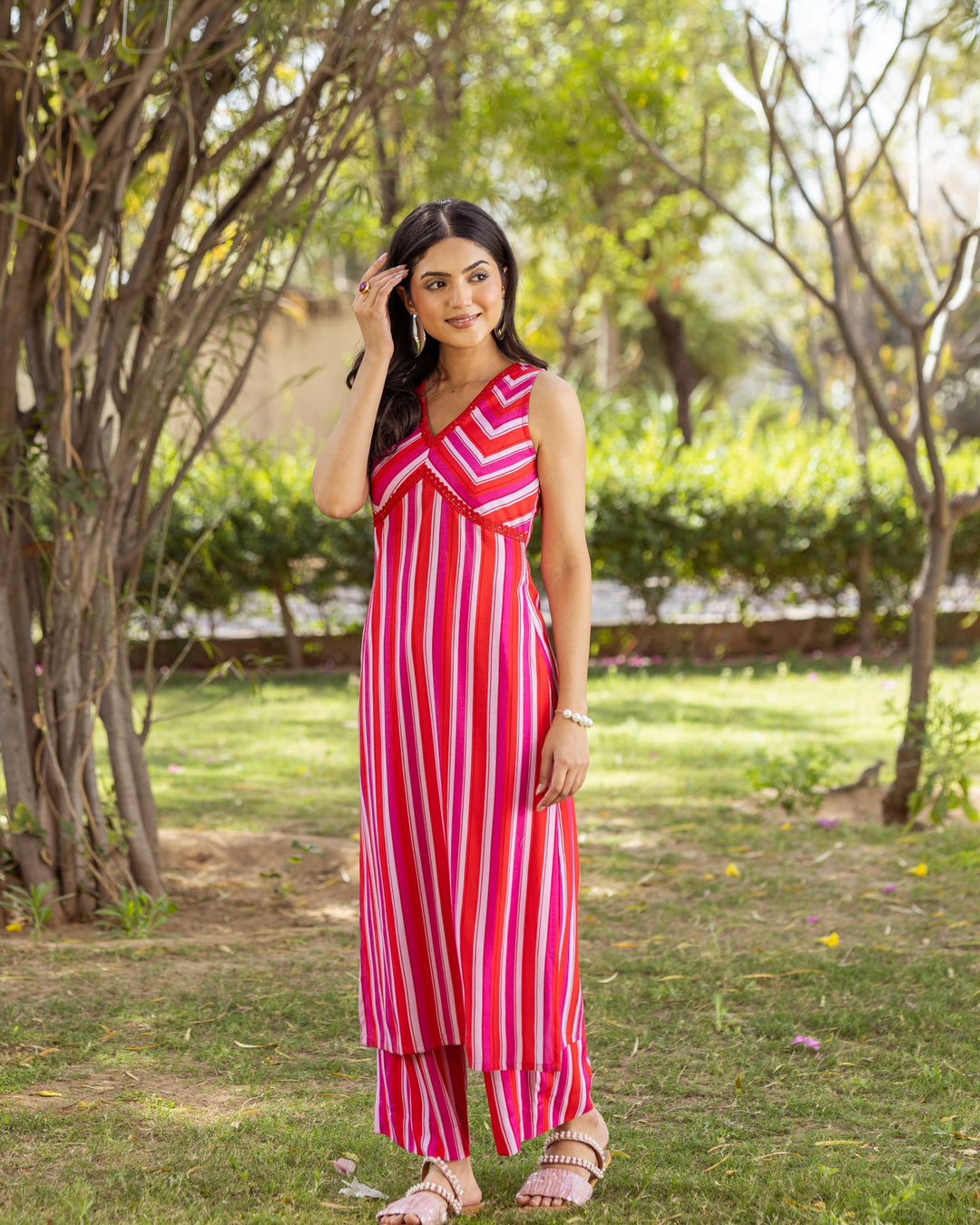 Red-Rayon-Striped-Sleeveless-Straight-2-Piece-Kurta-Set