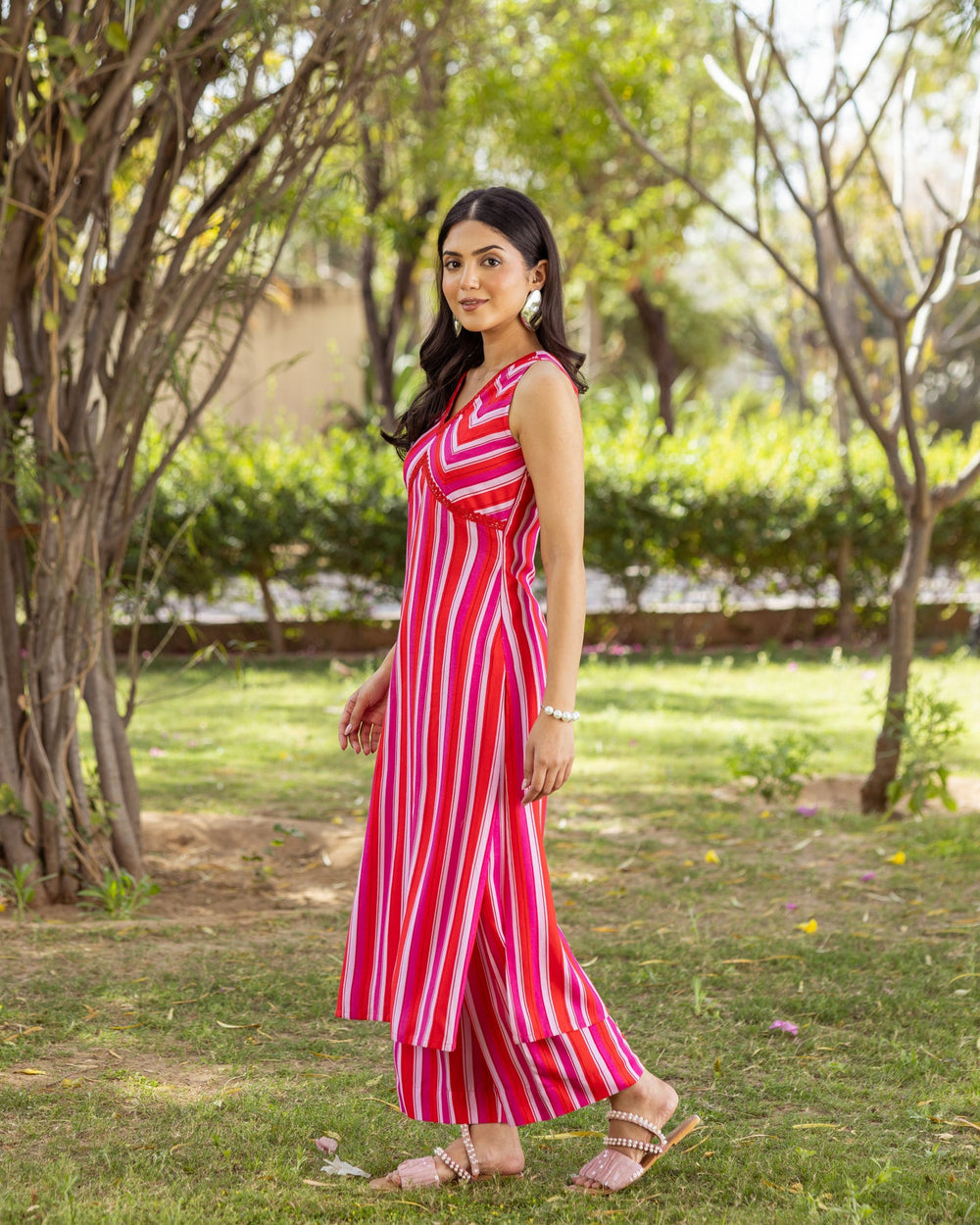 Red-Rayon-Striped-Sleeveless-Straight-2-Piece-Kurta-Set