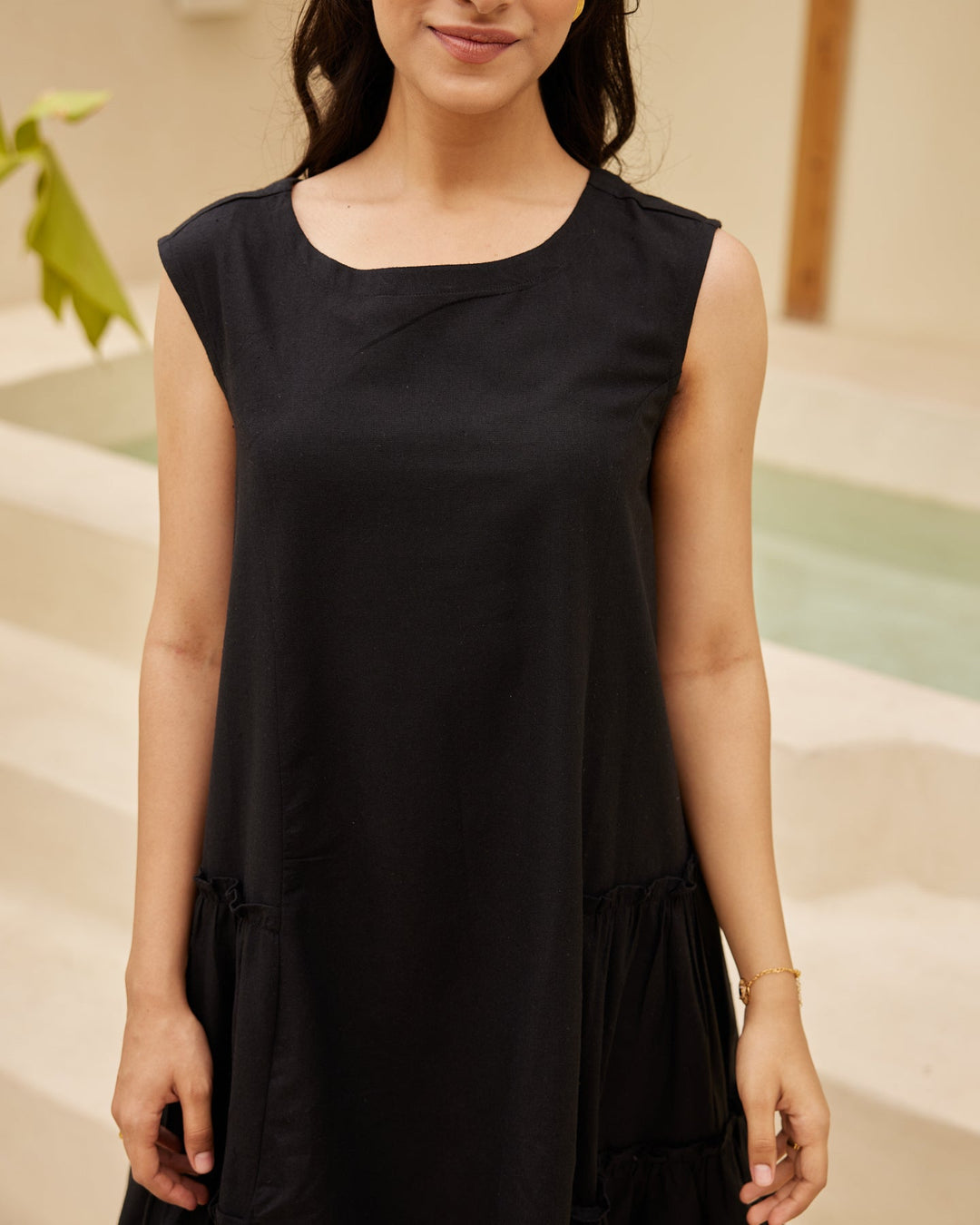 Black-Cotton-Solid-Tiered-Midi-Dress